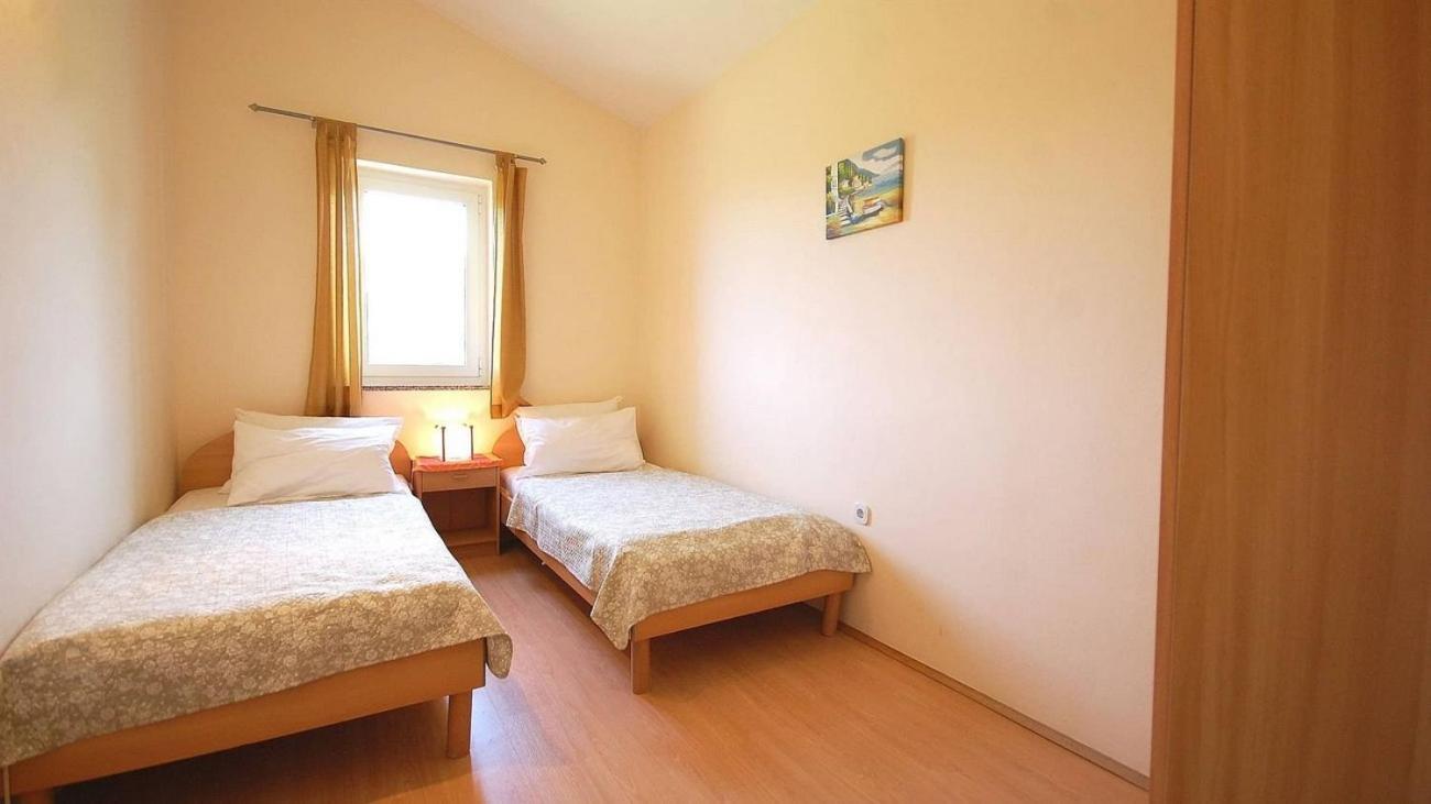 Apartments With A Parking Space Kremenici, Krk - 21724 Sveti Vid-Miholjice المظهر الخارجي الصورة